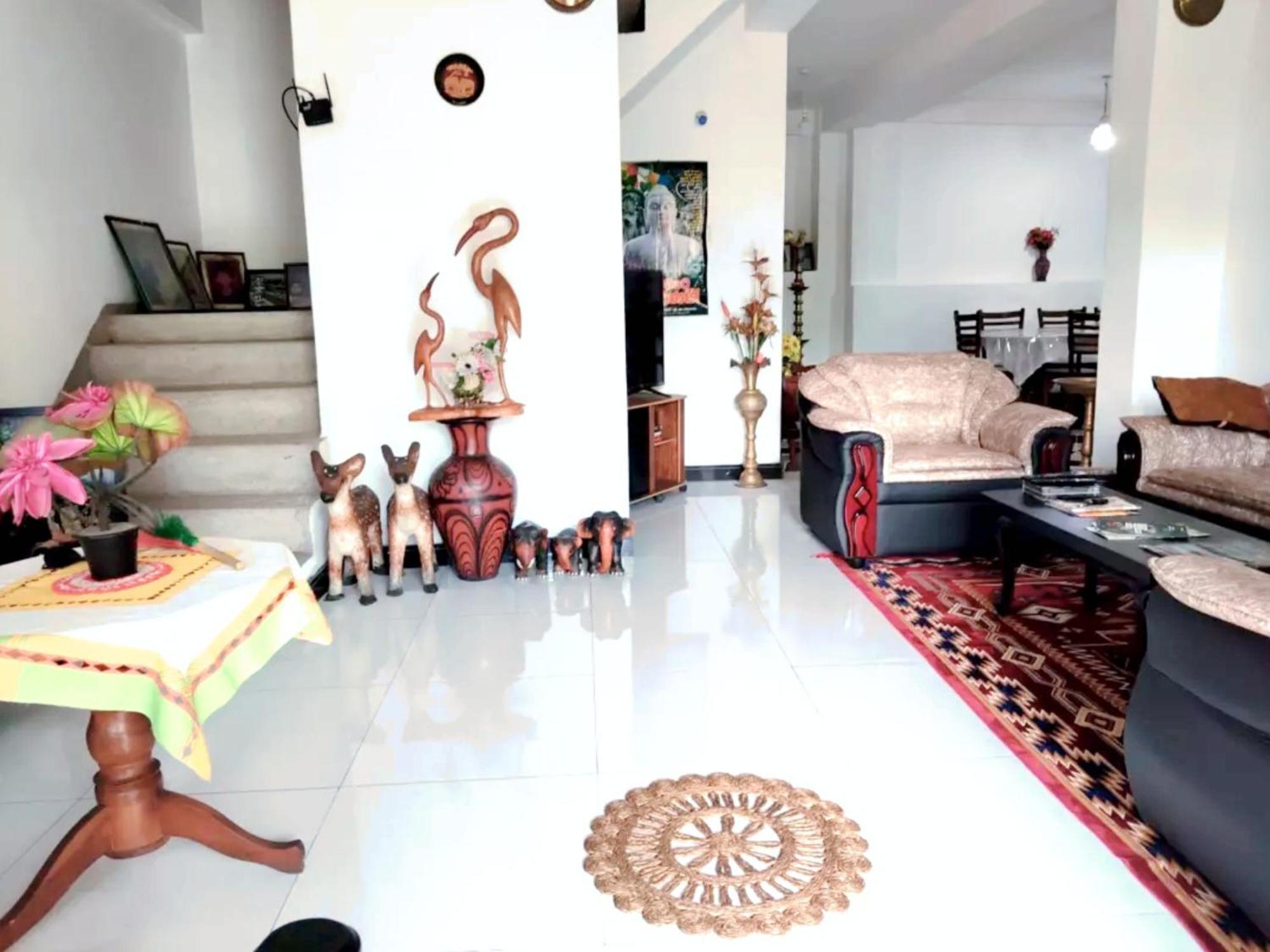 Chandi Mahal Homestay Канди Экстерьер фото